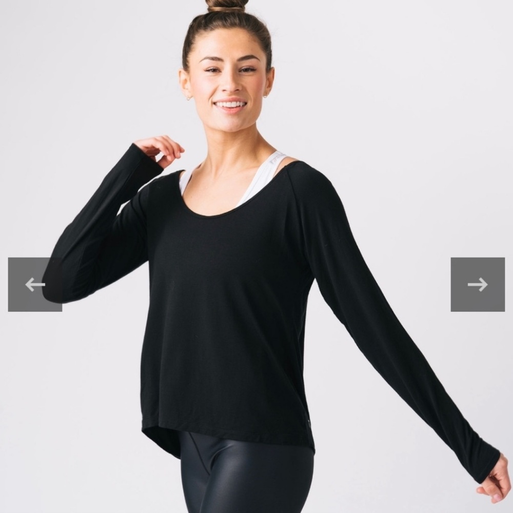 Zyia Active White Namaste long sleeve tea XLg